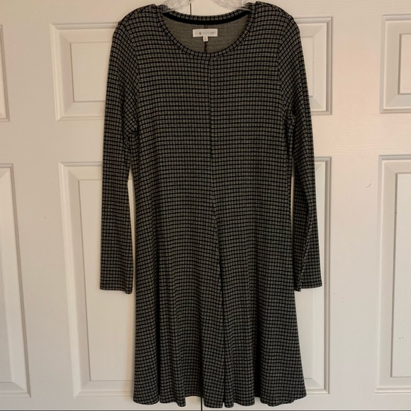 Lou & Grey Dresses & Skirts - Lou & Grey swing dress